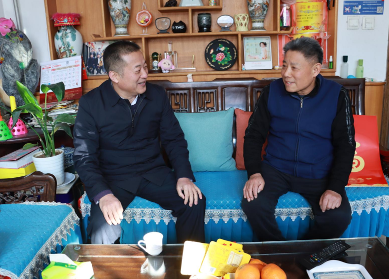 春節(jié)將至，宏河集團(tuán)黨委走訪慰問老干部、困難黨員職工1