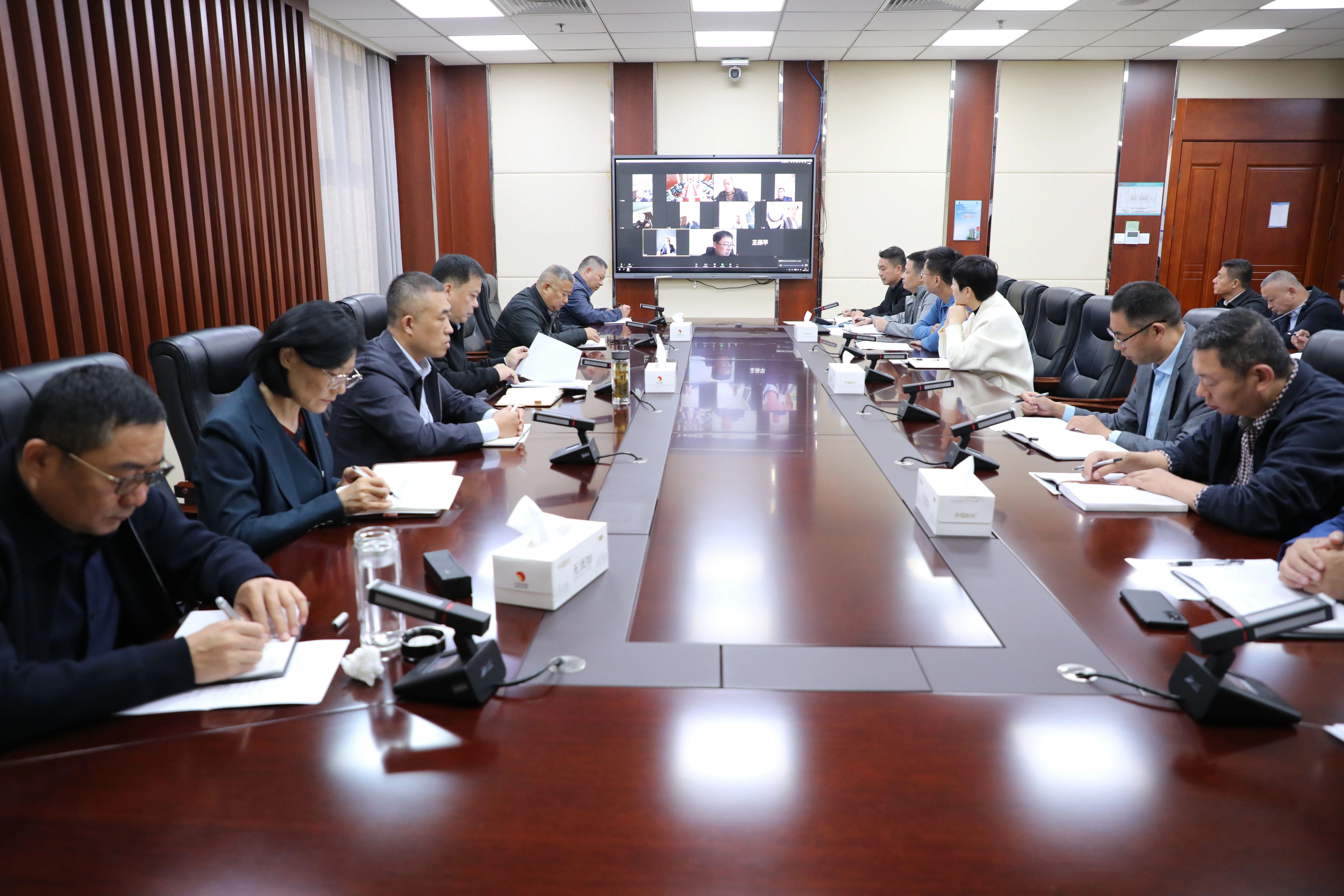 全力以赴打好年度“收官戰”！宏河集團召開1-3季度經營形勢分析暨決戰四季度動員會2
